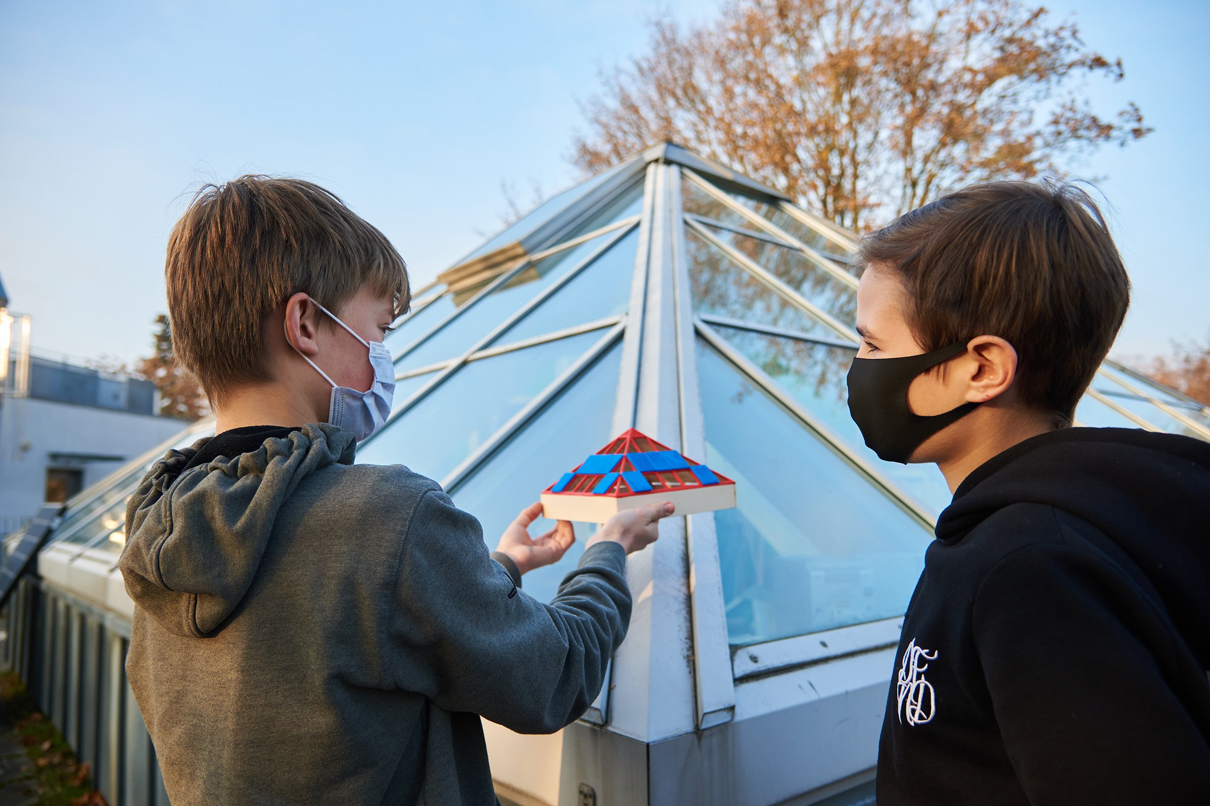 Energieautarke Pyramide - Wöhlerschule